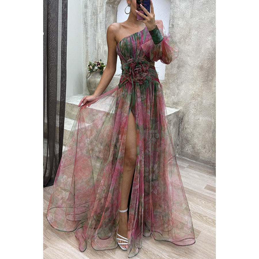 Robe Longue Asymétrique à Une Épaule avec Fente Élégante et Détails Plissés