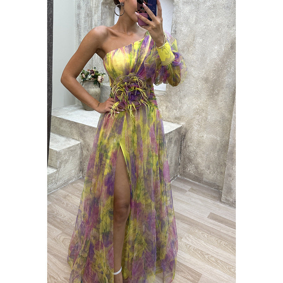 Robe Longue Asymétrique à Une Épaule avec Fente Élégante et Détails Plissés