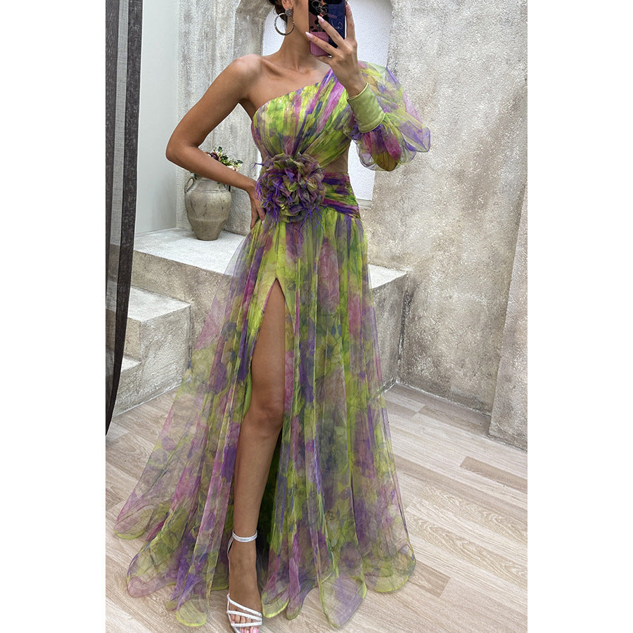 Robe Longue Asymétrique à Une Épaule avec Fente Élégante et Détails Plissés